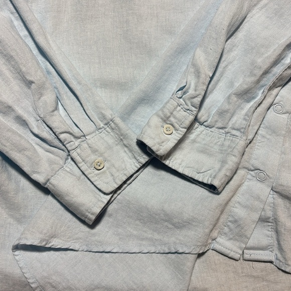 XL Maternity Top Linen Isabel by Ingrid &Isabel Baby blue snap sides long sleeve - Picture 4 of 5